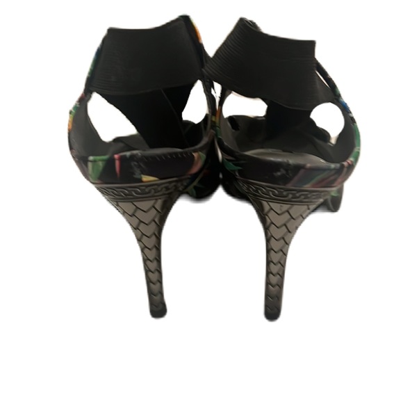 J. Renee, Back Out, Close Toe Heels, Multi Colors, Size 11 - Picture 4 of 7